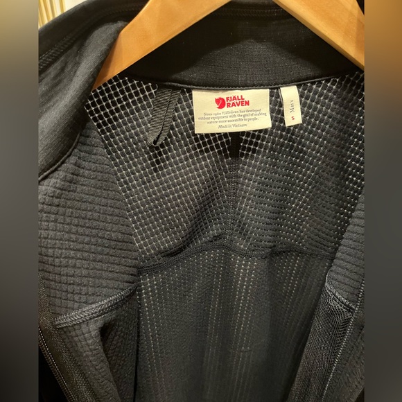 Fjallraven Abisko Lite Fleece Jacket - Men’s Small - Black - Picture 5 of 7